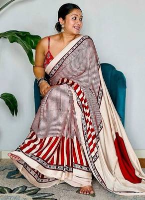 RED AND CREAM BOLLYWOOD DIGITAL PRINTED SAREE 2