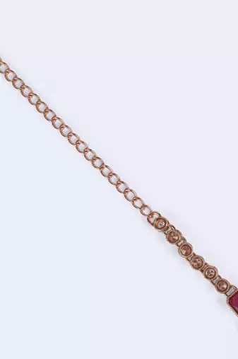 Finely round shape gold plated maang tikka for women and girls