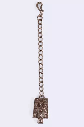 Good-looking sqaure shape gold plated maang tikka for women and girls