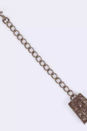 Good-looking sqaure shape gold plated maang tikka for women and girls