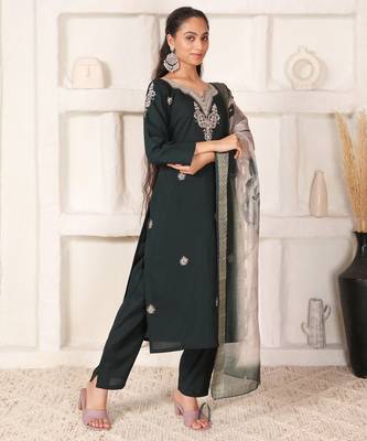bottle green chanderi ensemble with jacquard dupatta 6