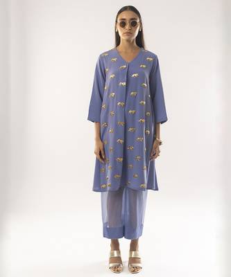 Blue embroidered crepe kurta set 4
