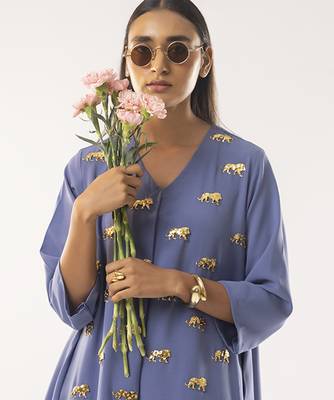 Blue embroidered crepe kurta set 5
