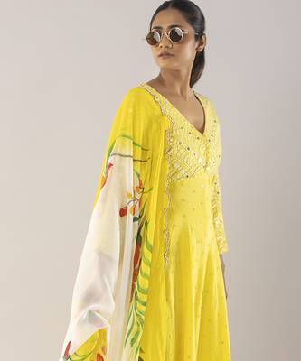 Yellow embroidered viscose kurta set 3
