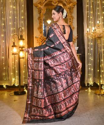 Black  handwoven swarnachari silk blend saree with exquisite zari minakari work in dual color 3