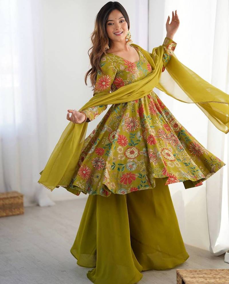 Mahendi floral print pure romansilk chanderi stitched kediya kurta with palazzo pants & dupatta