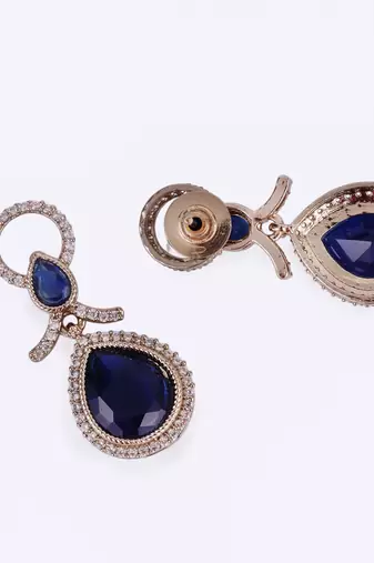 Appealing round and oval shape gold plated dangle earring with maangtikka for women and girls