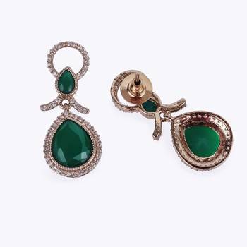 Charming round and oval shape gold plated dangle earring with maangtikka for women and girls 3