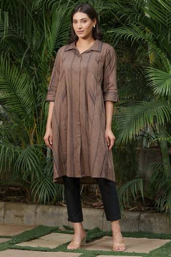 Brown zari stripes kurta with black pants set- set of 2