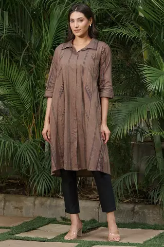 Brown zari stripes kurta with black pants set- set of 2