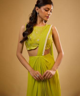 Green Embroidered Georgette Semi Saree 3