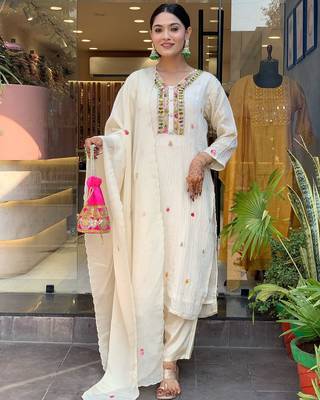 Off white color chinon beautiful and readymade kurta set 4
