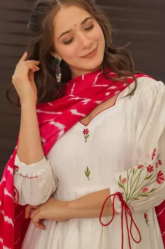 Off white color chanderi fabric beautiful and ethnic readymade kurta set