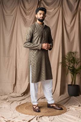 Mehandi green color beautiful thread embroidery work rayon fabric ceremonial men's kurta payjama 5