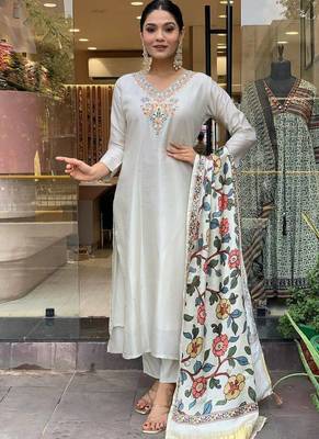 Women's  Embroidery Viscose Chanderi Straight Kurta Pant with Dupatta Set 4