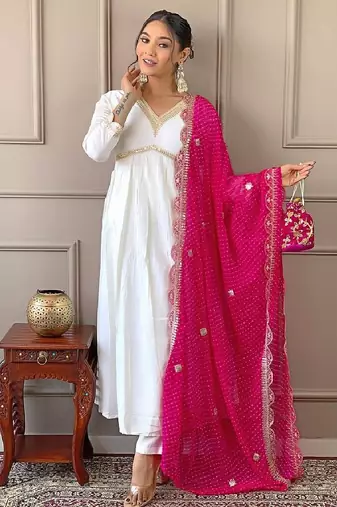 Women's white chanderi embroidered kurta, pant & silk dupatta set