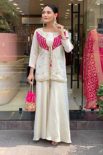 Offwhite cosmos silk embroidered suit set