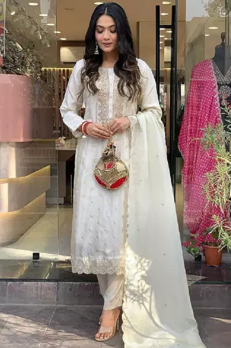 Off white elegance embroidered viscose chanderi kurta set