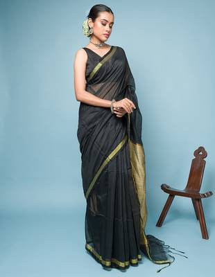 Black Blended Cotton Saree With Golden Border 3