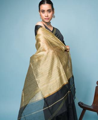 Black Blended Cotton Saree With Golden Border 4