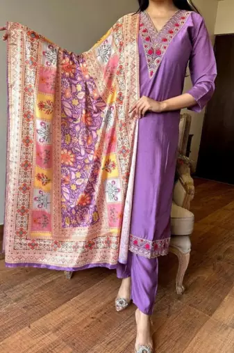 Women's Gorgeous Embroidery Viscose Chanderi Fabric Straight Kurta Pant with Dupatta Set