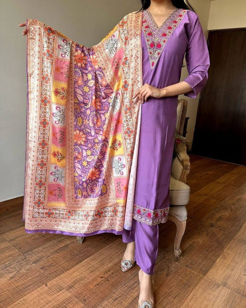 Women's Gorgeous Embroidery Viscose Chanderi Fabric Straight Kurta Pant with Dupatta Set