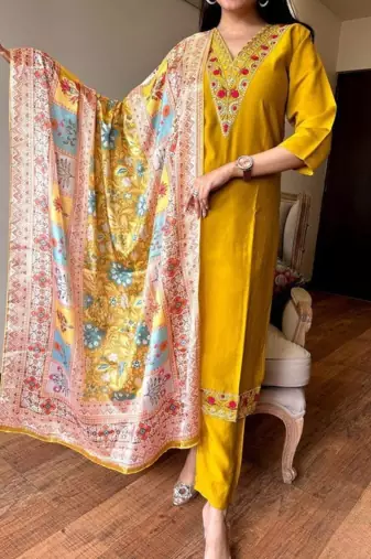Women's Gorgeous Embroidery Viscose Chanderi Fabric Straight Kurta Pant with Dupatta Set