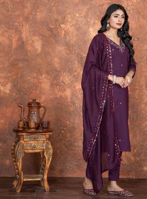 Deep wine roman silk embroidered kurta with pant & chanderi dupatta set 4