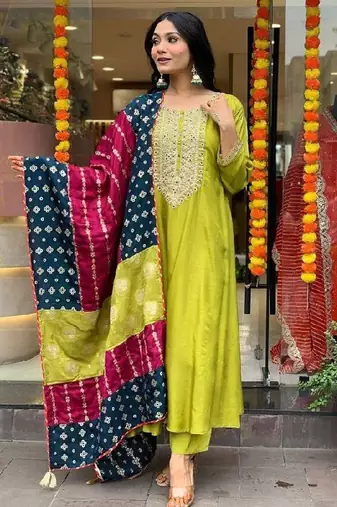 Women's Gorgeous Embroidery Viscose Chanderi Fabric Stright Kurta Pant with Dupatta Set