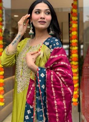 Women's  Embroidery Viscose Chanderi Stright Kurta Pant with Dupatta Set 4