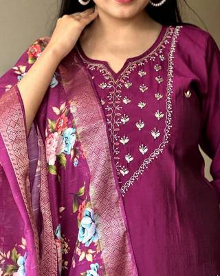 Women's  Embroidery Rayon Stright Kurta Pant with Dupatta Set 4