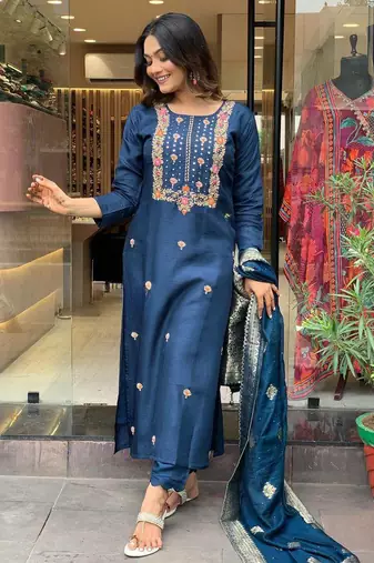Women's Gorgeous Embroidery Viscose Rayon Fabric Stright Kurta Pant with Dupatta Set