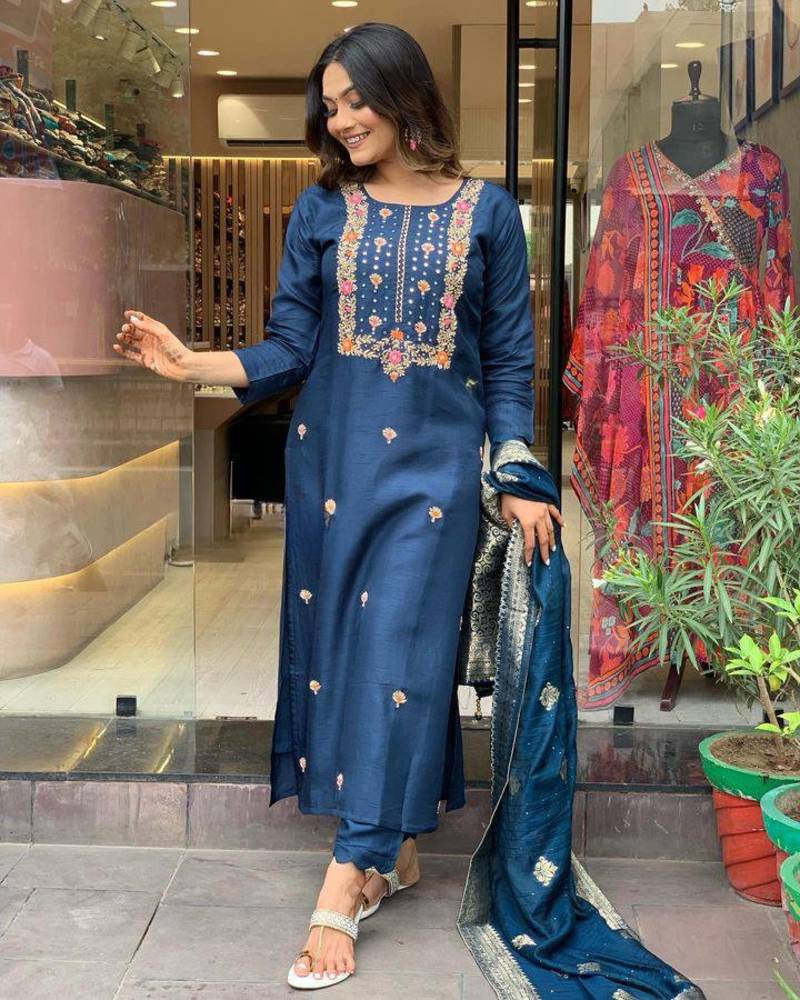 Women's Gorgeous Embroidery Viscose Rayon Fabric Stright Kurta Pant with Dupatta Set