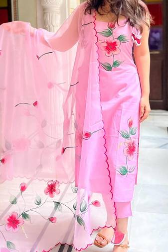 Women's Gorgeous Printed Viscose Fabric Stright Kurta Pant with Dupatta Set