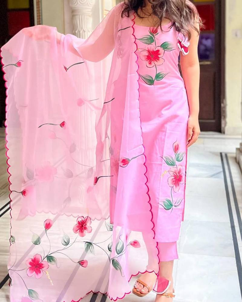 Women's Gorgeous Printed Viscose Fabric Stright Kurta Pant with Dupatta Set