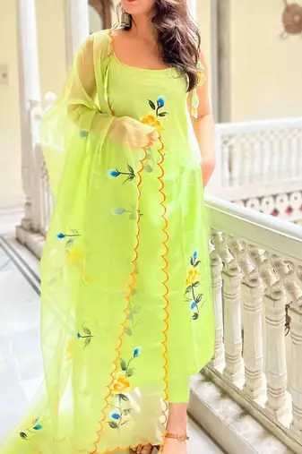 Women's Gorgeous Printed Viscose Fabric Stright Kurta Pant with Dupatta Set