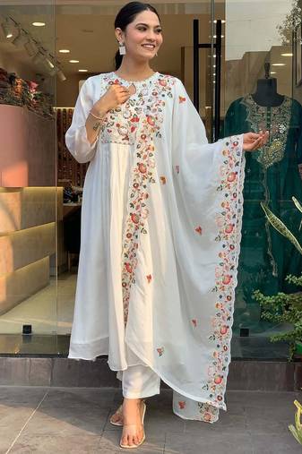 Women's Gorgeous Embroidery Viscose Chinnon Fabric Pleated Kurta Pant with Dupatta Set