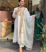 Women's Gorgeous Embroidery Viscose Chinnon Fabric Pleated Kurta Pant with Dupatta Set