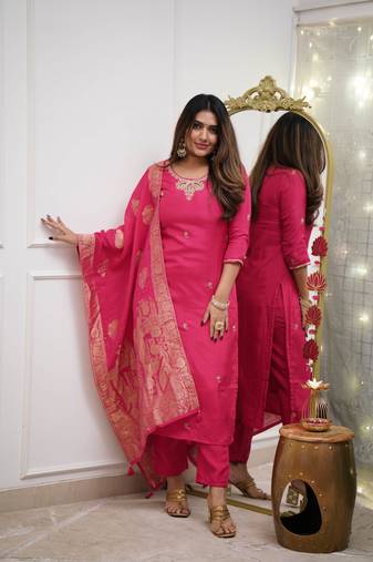 Women's Gorgeous Embroidery Viscose Chanderi Fabric Straight Kurta Pant with Dupatta Set