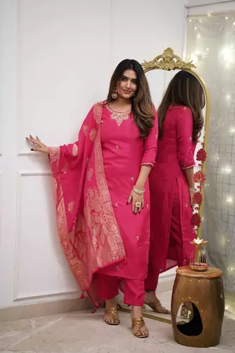 Women's Gorgeous Embroidery Viscose Chanderi Fabric Straight Kurta Pant with Dupatta Set