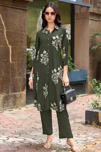 Floral Printed Shirt Collar A-Line Kurta With Pyjama