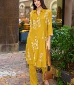 Floral Printed Shirt Collar A-Line Kurta With Pyjama