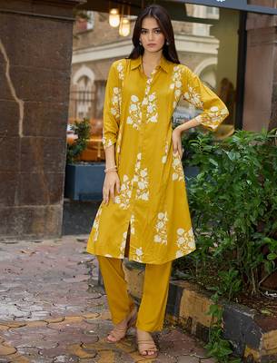 Floral Printed Shirt Collar A-Line Kurta With Pyjama 3