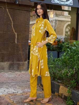 Floral Printed Shirt Collar A-Line Kurta With Pyjama 4