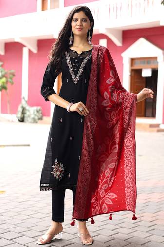 Women Viscos Weaving Hand & Threadwork Kurta With Trousers & With Dupatta