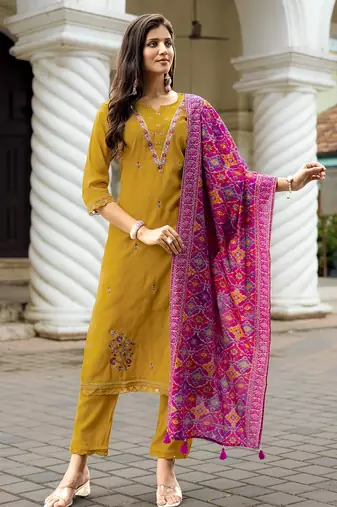 Women Viscos Weaving Hand & Threadwork Kurta With Trousers & With Dupatta
