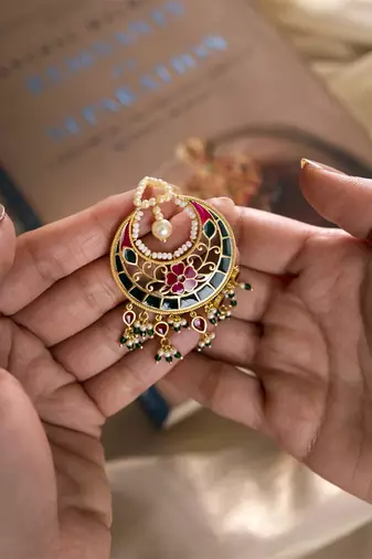 gold plated Multicolor mangtikka in Sterling Silver