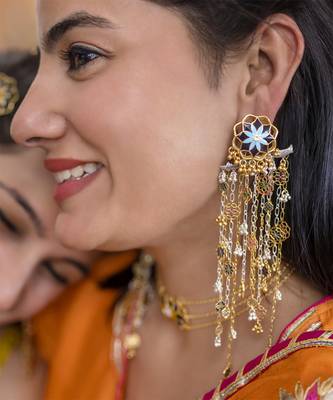 Gold plated chain earrings in sterling silver 1