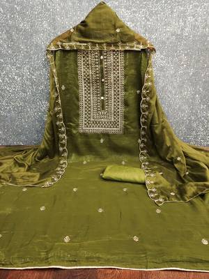 Women's green heavy thread embroidery cruncy sulk dress material 2