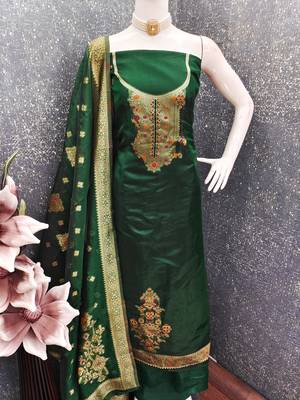 Women's green weaving & fancy border organza jacquard dress material 4